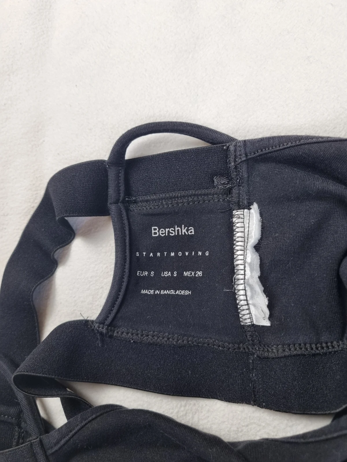 Bershka sportski top za vezbanje
