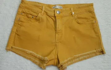 Bershka sorts senf zute boje, jednom nosen