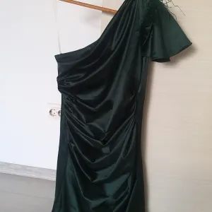 Maslinasta elegantna haljina