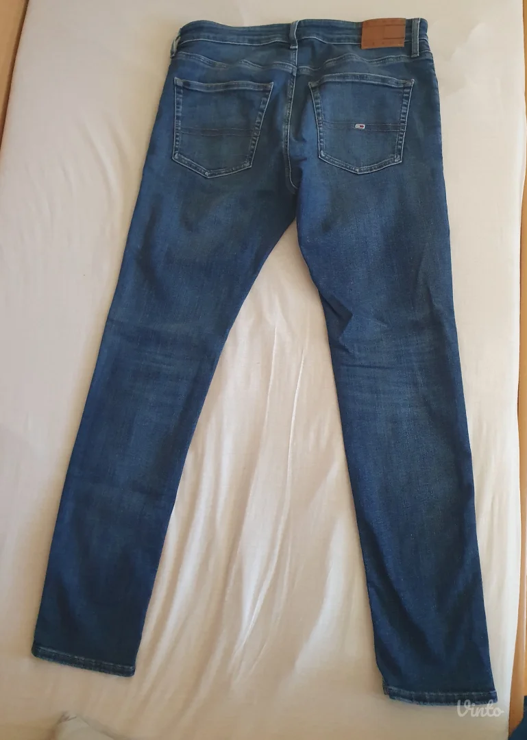 Tommy Hilfiger muške farmerke-W33L34 novo