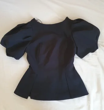 Zara top sa pufnastim rukavima