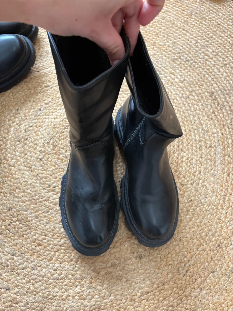 Crne duboke cizme 38