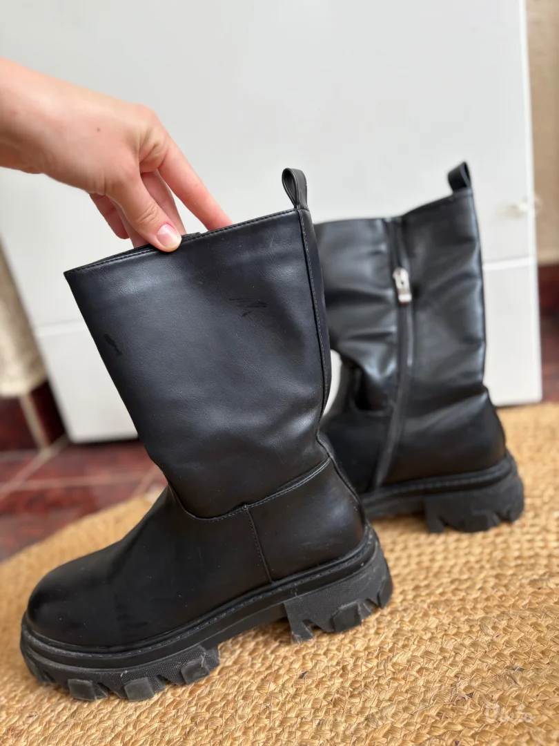 Crne duboke cizme 38