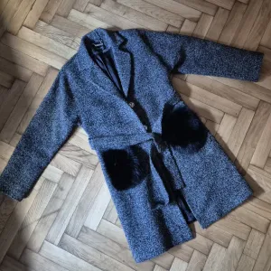 DONNA club exkluzivan kaput od kasmira i krzna