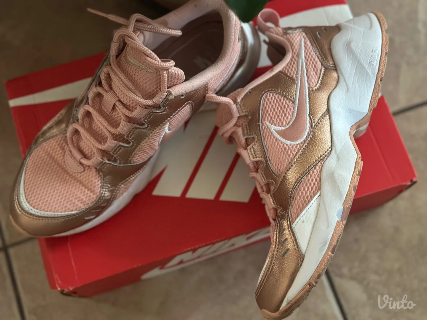 PATIKE NIKE AIR HEIGHTS CORAL U ROZE BOJI 39 BROJ