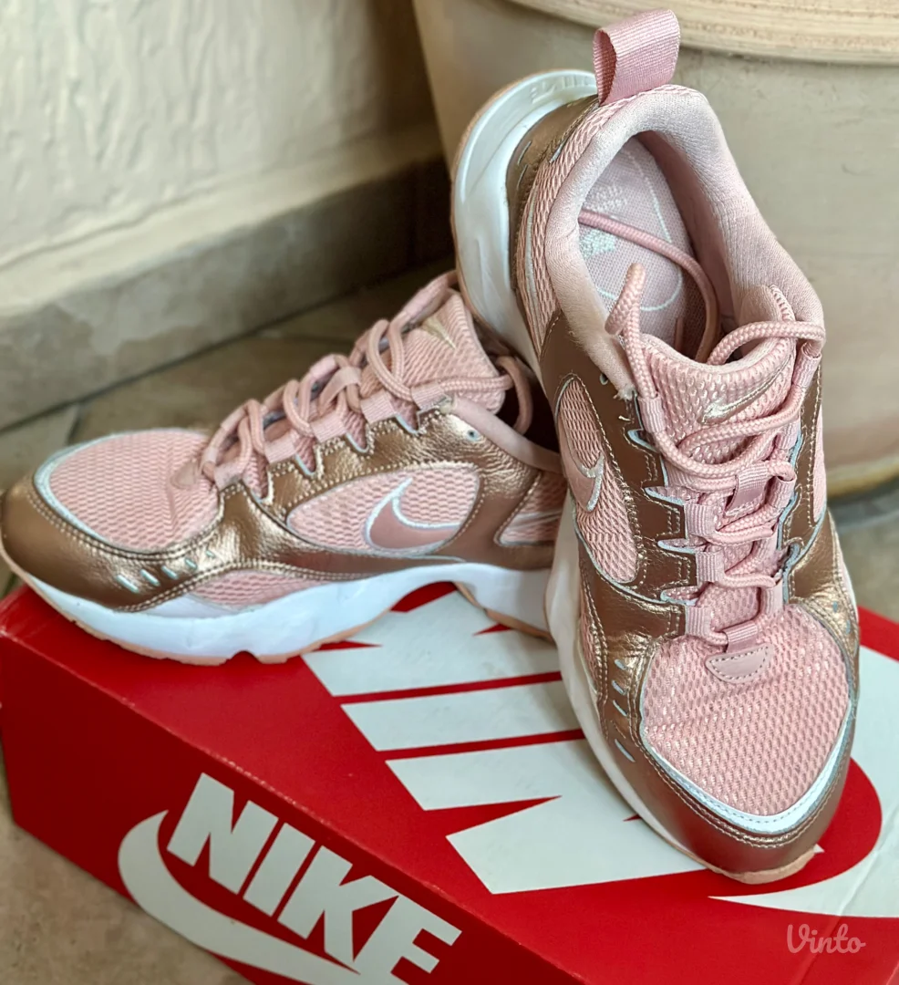 PATIKE NIKE AIR HEIGHTS CORAL U ROZE BOJI 39 BROJ