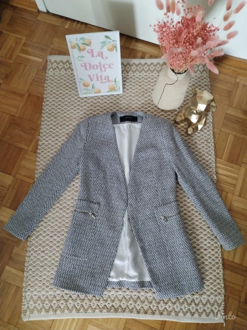 Zara divan kvalitetan kaput-blejzer S/M