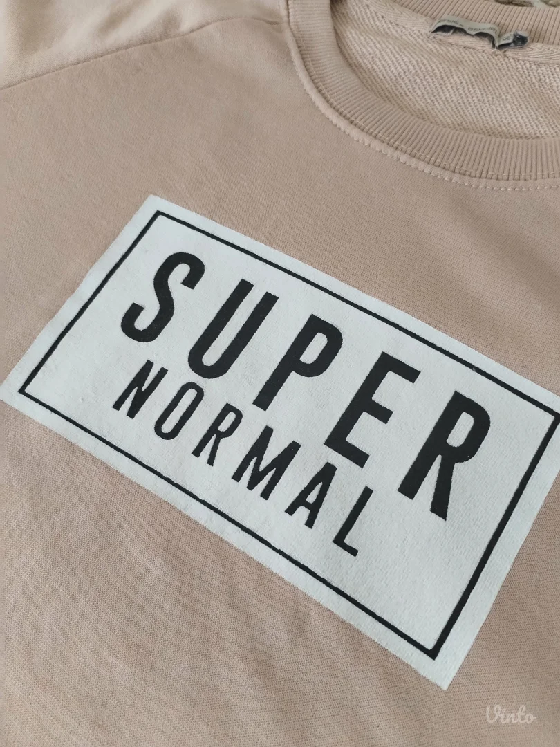 Bershka duks sa printom XS/S