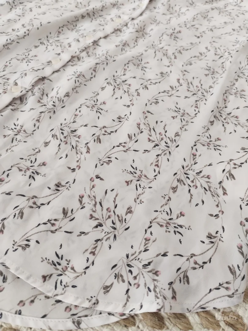 H&M nova cvetna bluza