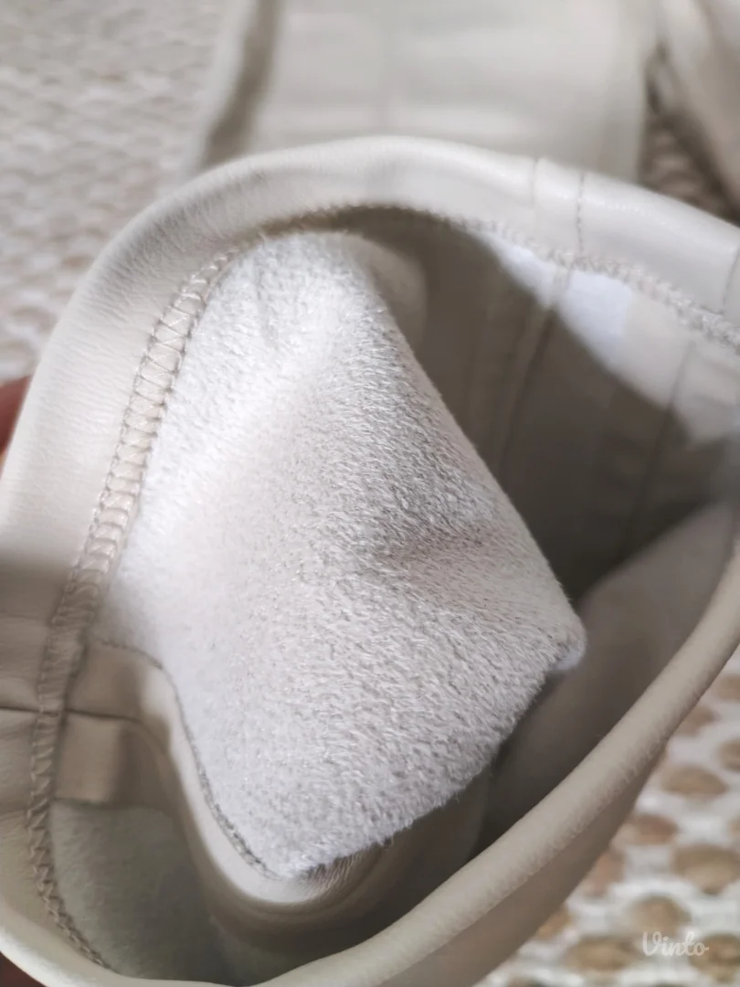 Zara nove pantalone od veštačke kože XS/S