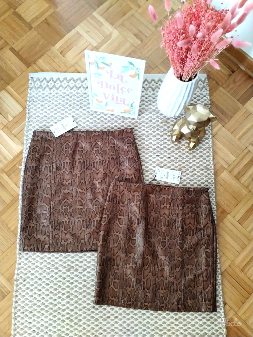 Zara suknje zmijskog printa M i L