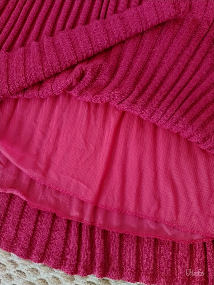 Divna končana plisirana suknja 38/40