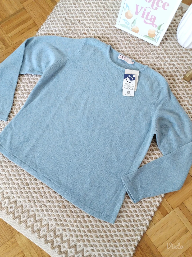 Novi džemper 100% vuna