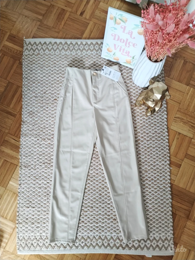 Zara nove pantalone od veštačke kože XS/S