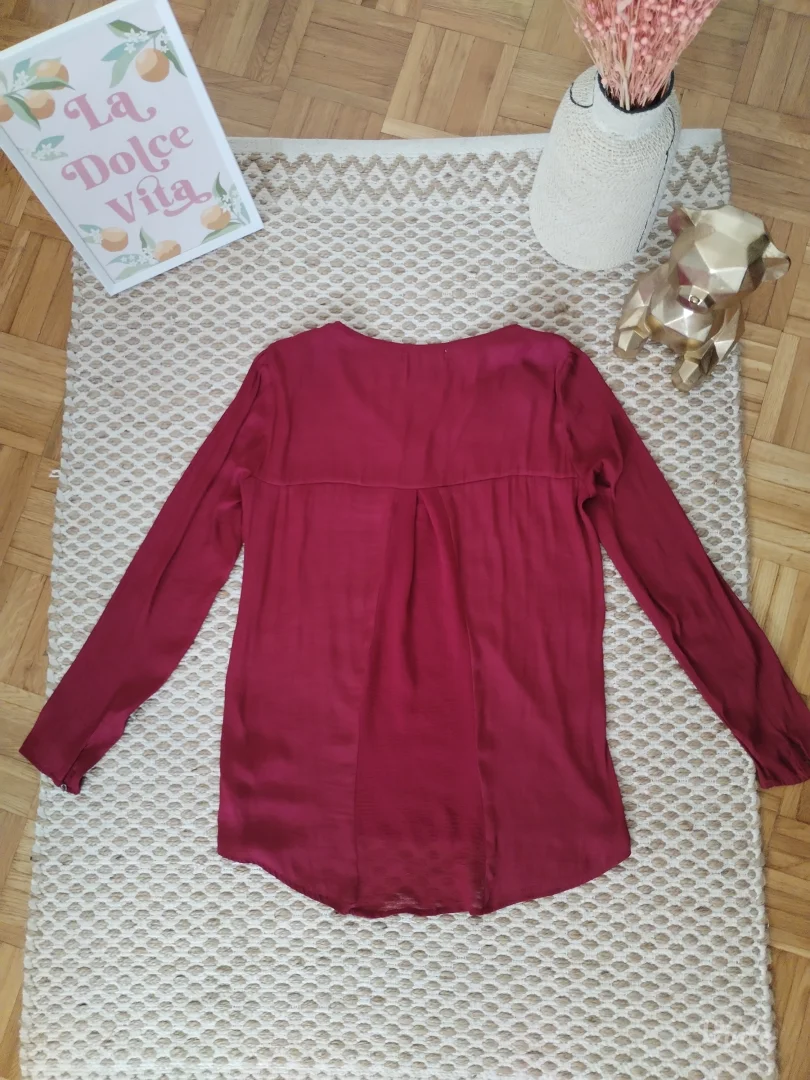 Bershka satenska bluza XS/S