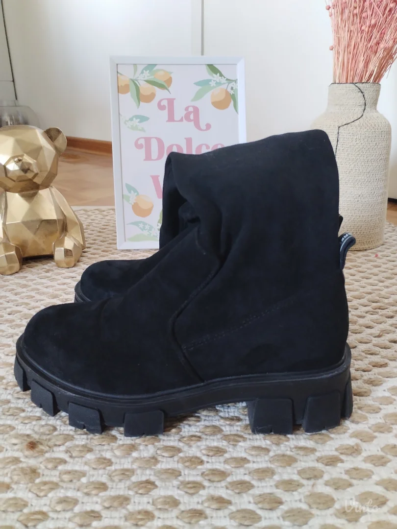 Šafran rastegljive čizmice