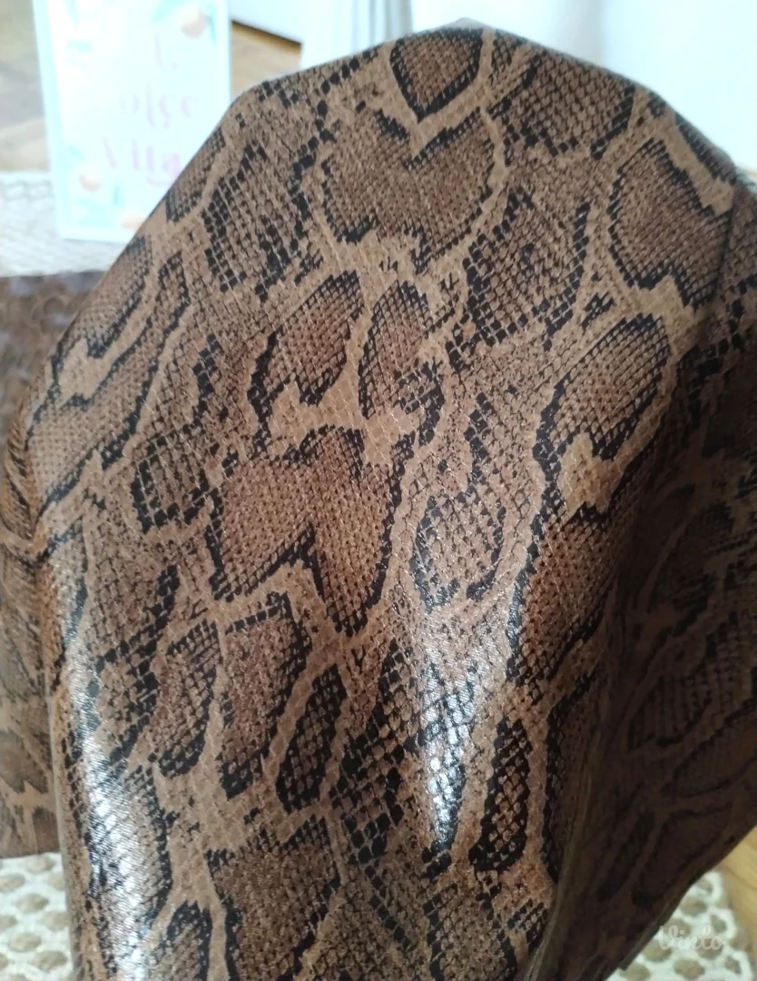 Zara suknje zmijskog printa M i L