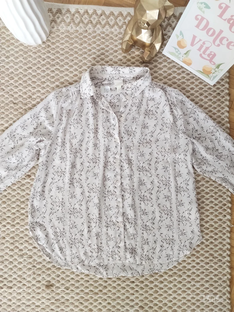 H&M nova cvetna bluza