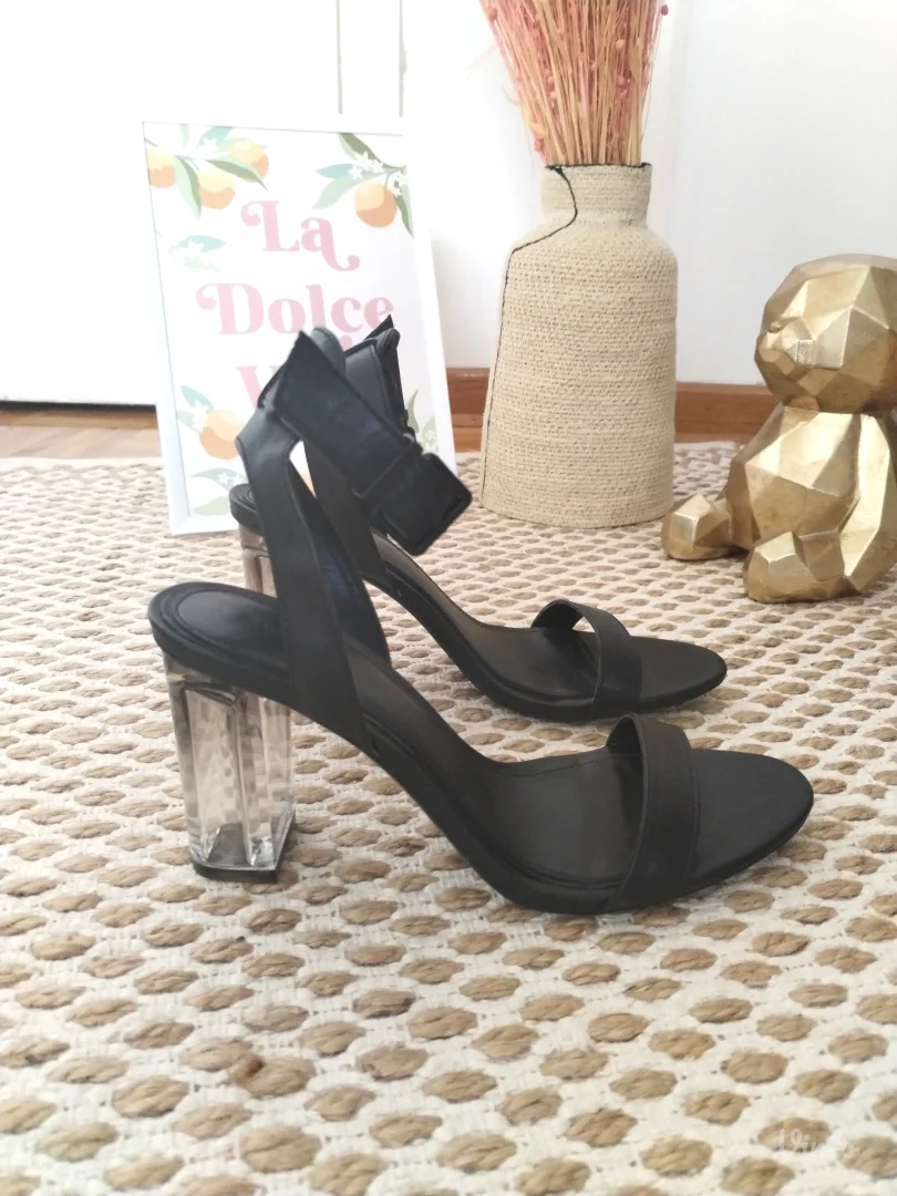 Bershka sandale sa providnom štiklom