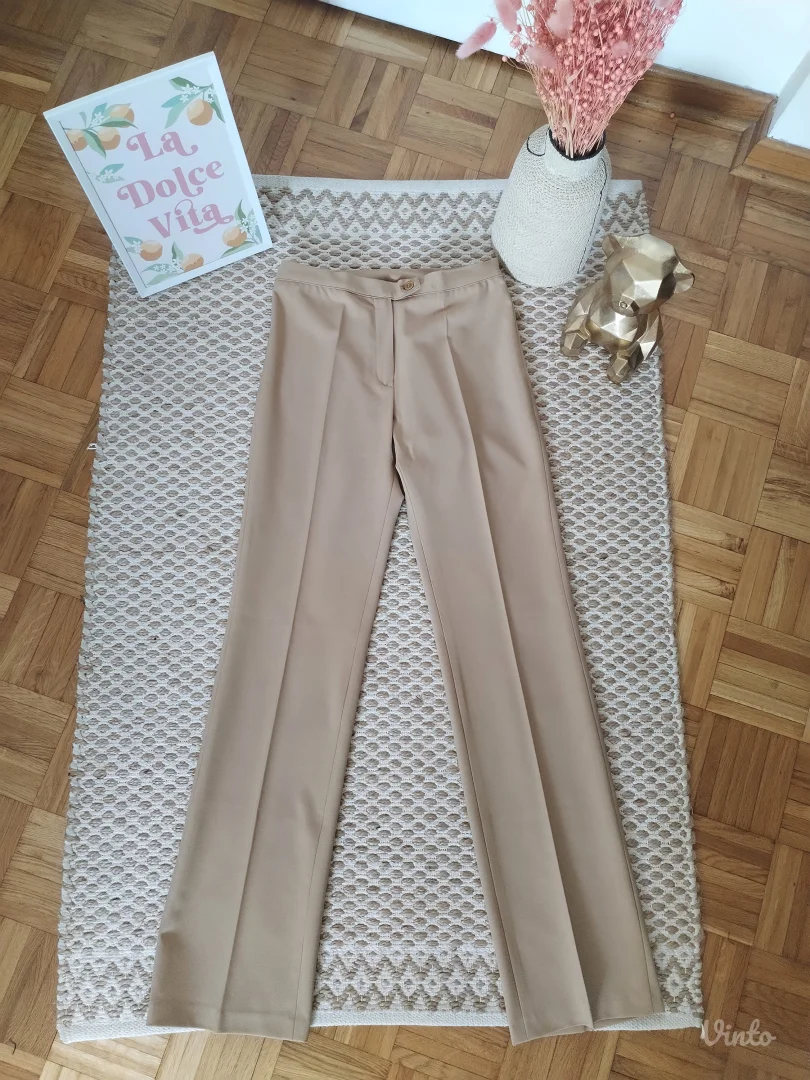 Nove pantalone "na peglu" 36/38