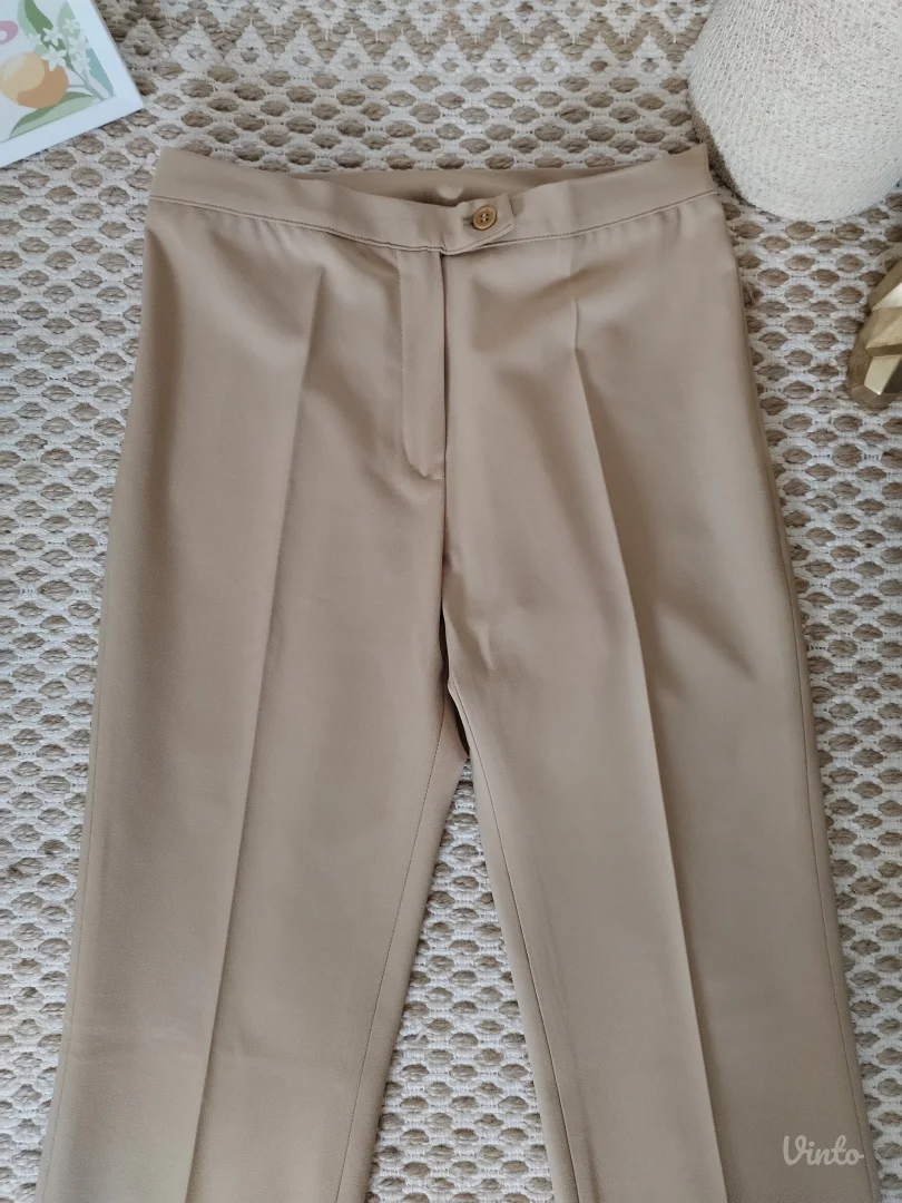 Nove pantalone "na peglu" 36/38