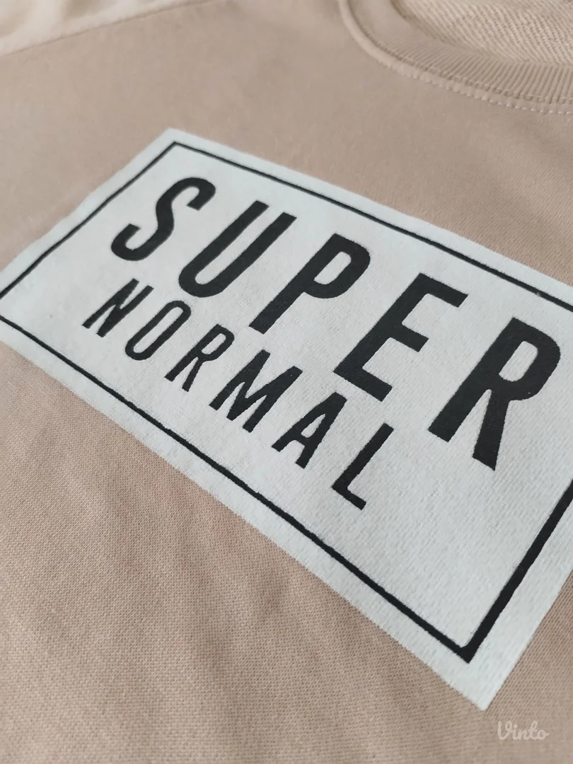 Bershka duks sa printom XS/S