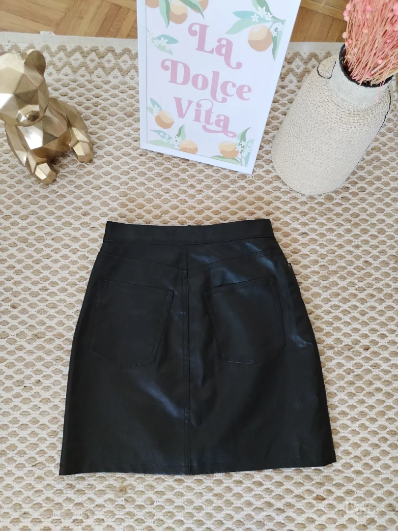 H&M mini suknja od veštačke kože