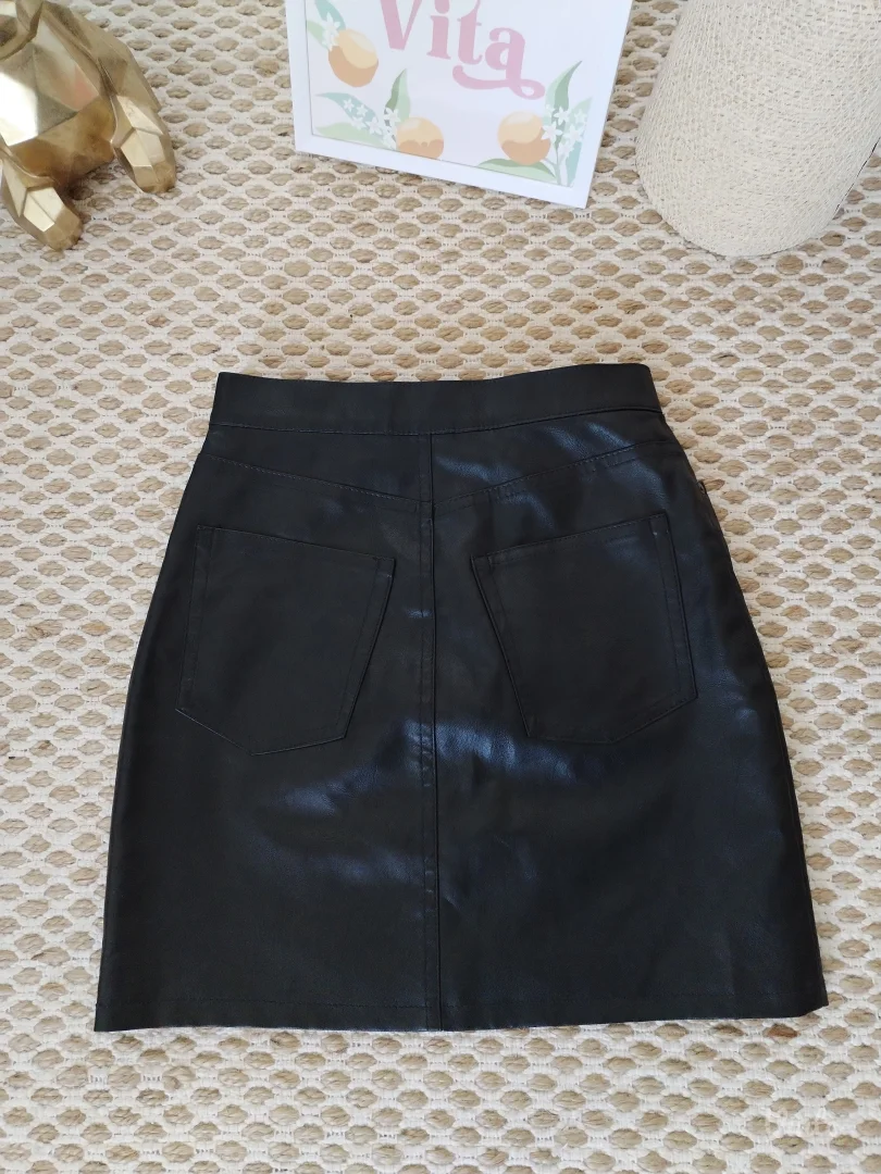 H&M mini suknja od veštačke kože