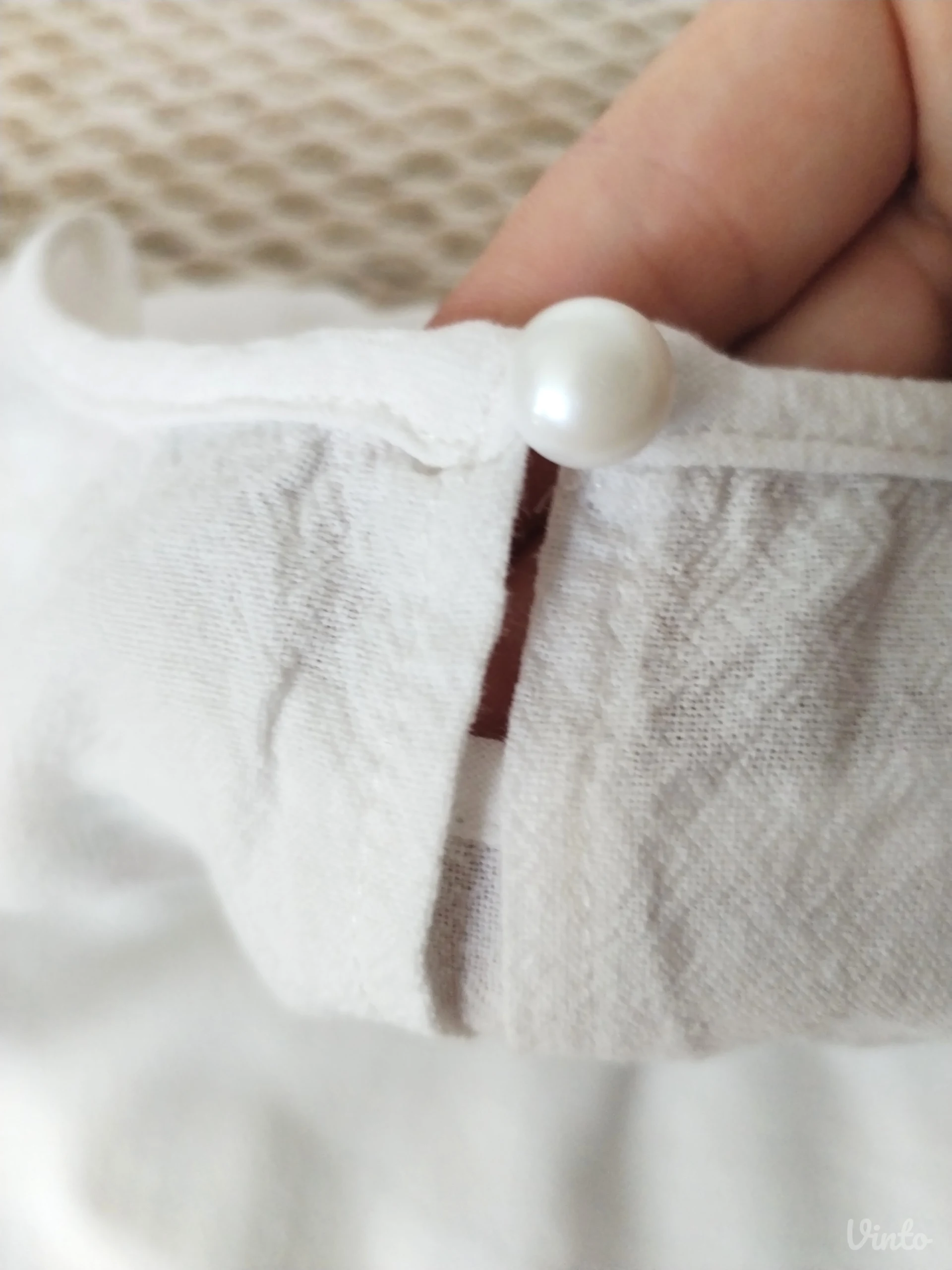 Bluza sa vezenim detaljima