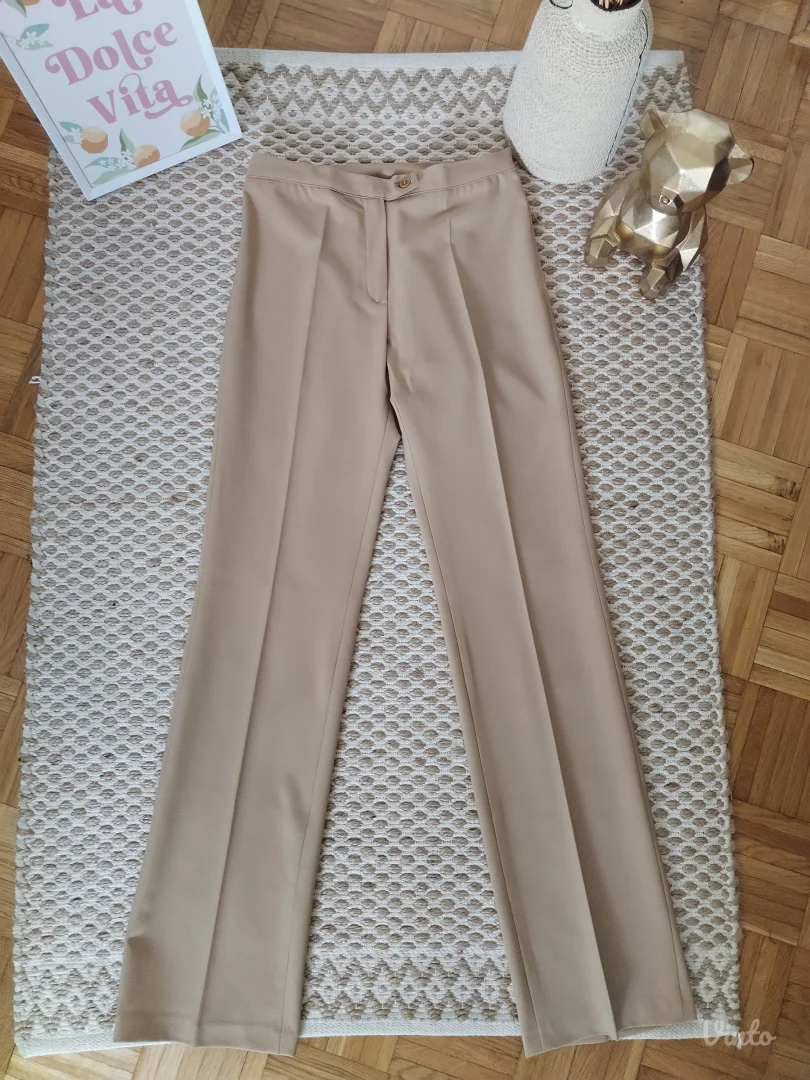 Nove pantalone "na peglu" 36/38