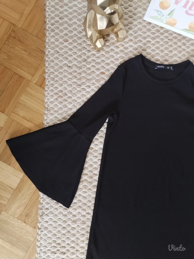 Bershka haljina sa lepezastim rukavima XS/S