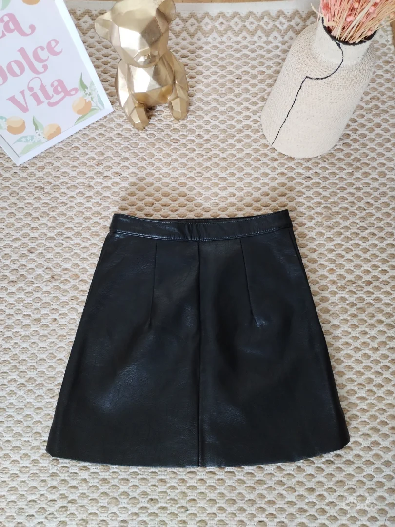 H&M nova suknja od veštačke kože