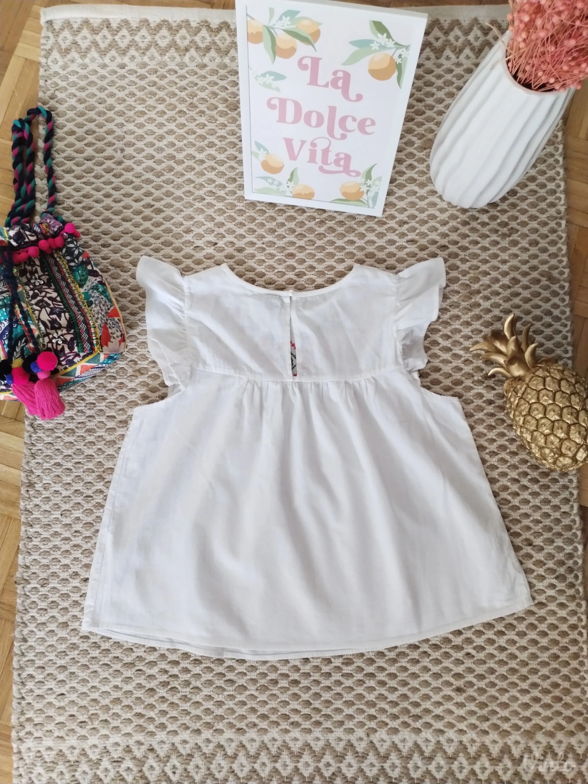Bluza sa vezenim detaljima