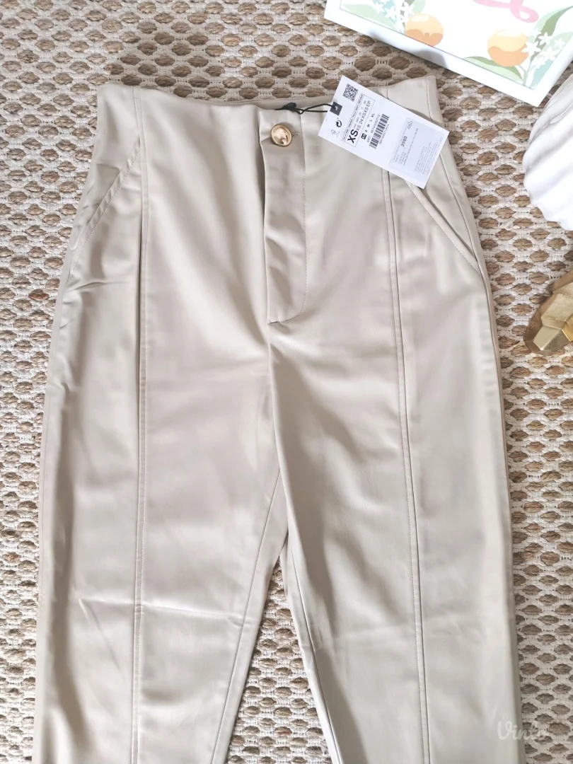 Zara nove pantalone od veštačke kože XS/S