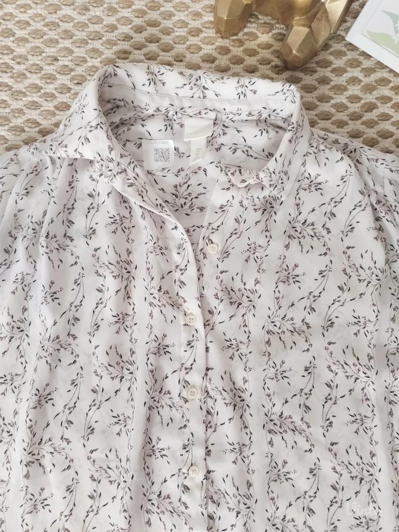 H&M nova cvetna bluza