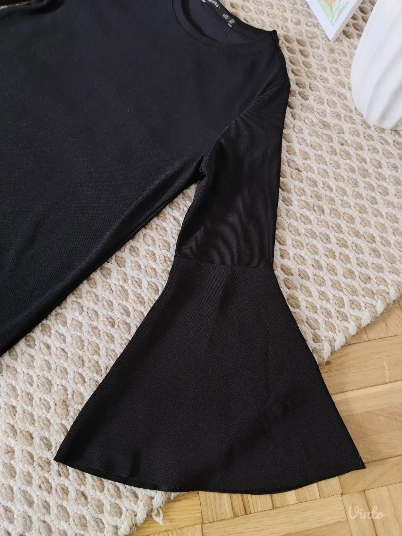 Bershka haljina sa lepezastim rukavima XS/S