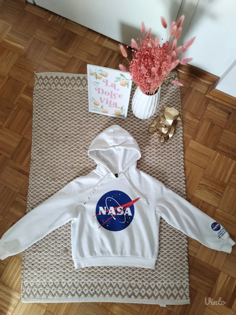 H&M Nasa duks