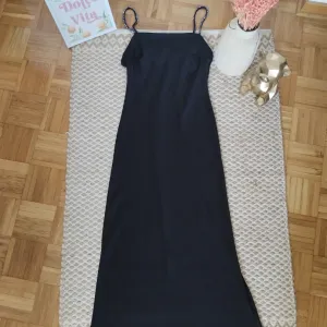 Zara nova slip haljina