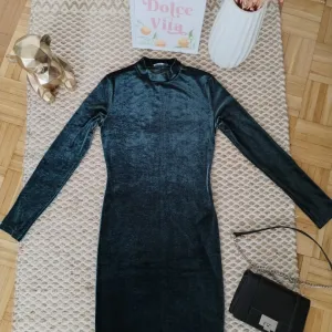 Bershka plišana haljina