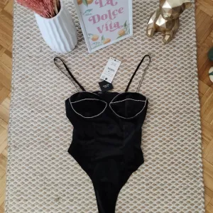 Zara novi plišani bodi M/L