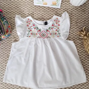 Bluza sa vezenim detaljima