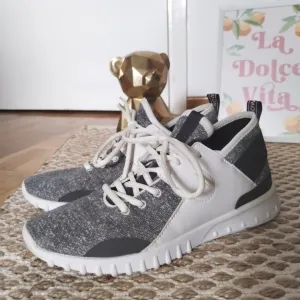 Bershka lagane patike