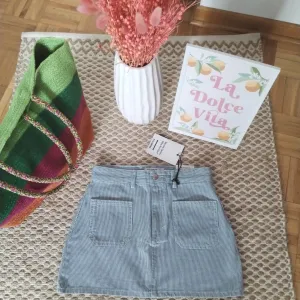 Pull and Bear nova suknja