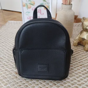 Pull and Bear praktičan ranac