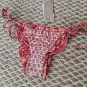 Women's secret novi donji deo bikinija sa dva lica