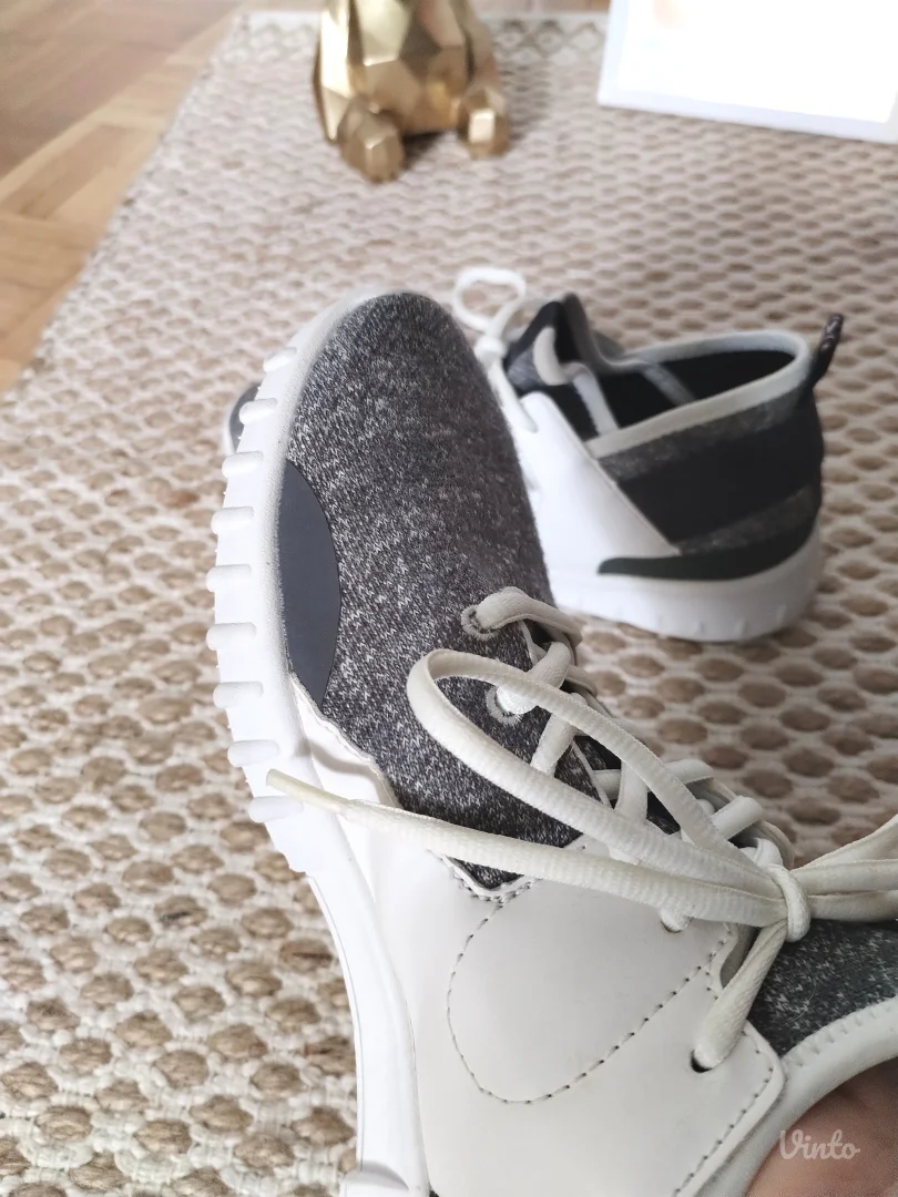 Bershka lagane patike