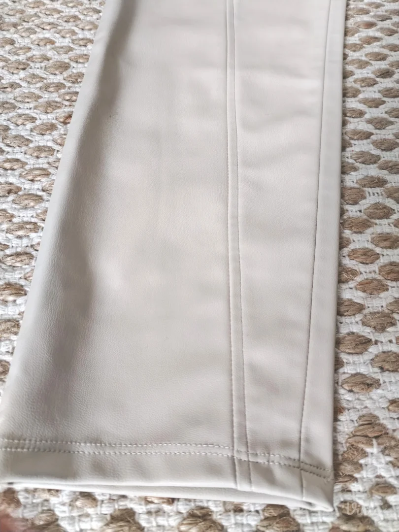 Zara nove pantalone od veštačke kože XS/S