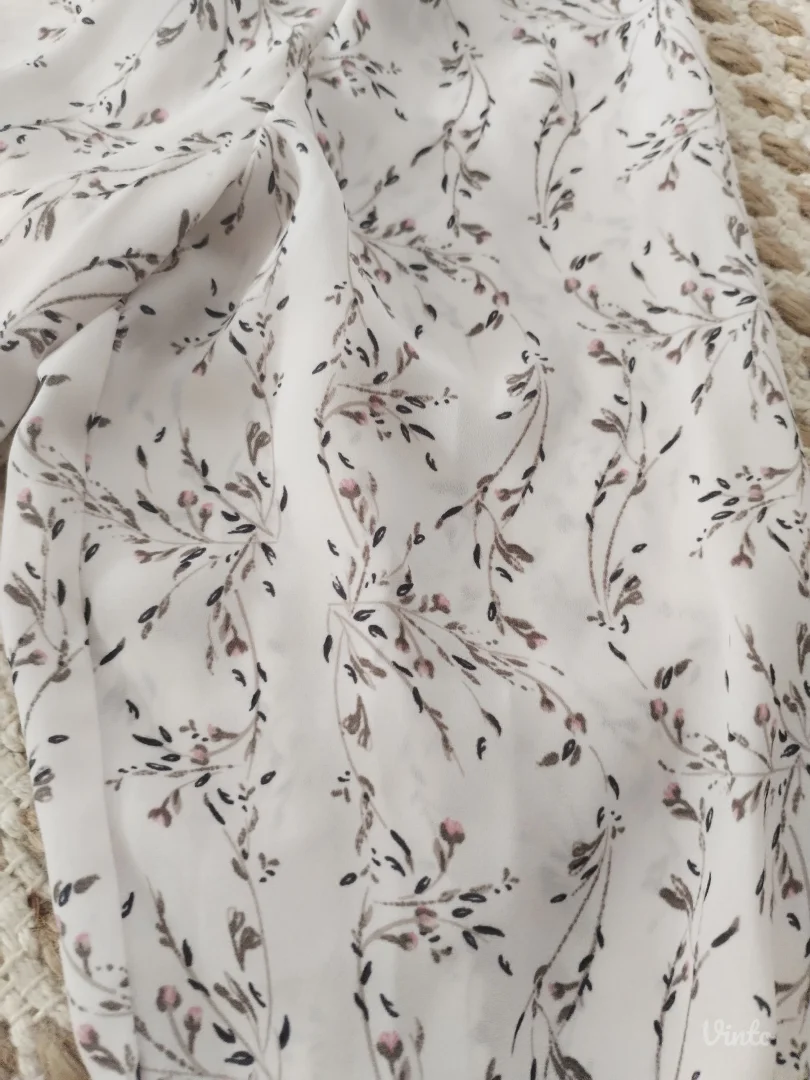 H&M nova cvetna bluza