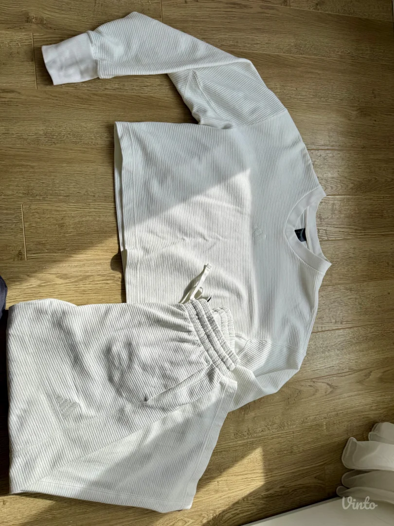 Adidas trenerka bela