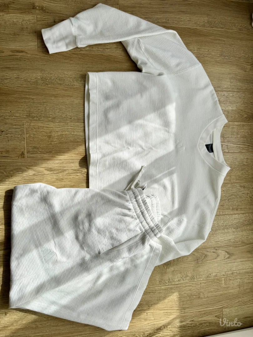 Adidas trenerka bela